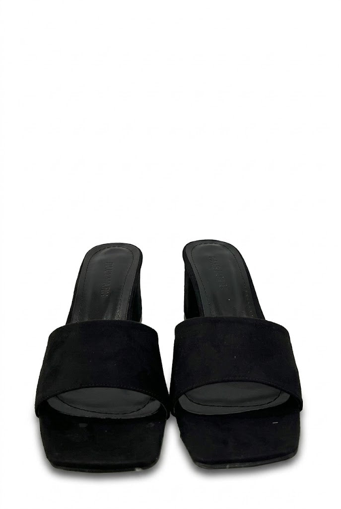 HIGH HEELS