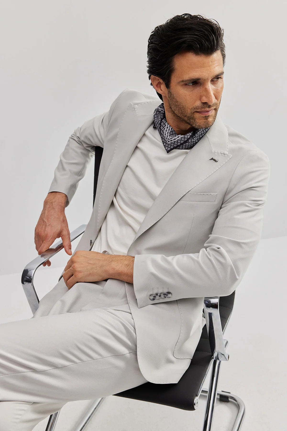 Men's One-Button Notch Lapel Suit