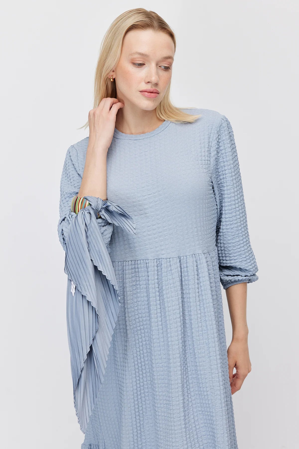 Women's Layered Detail Crew Neck Textured Maxi Dress