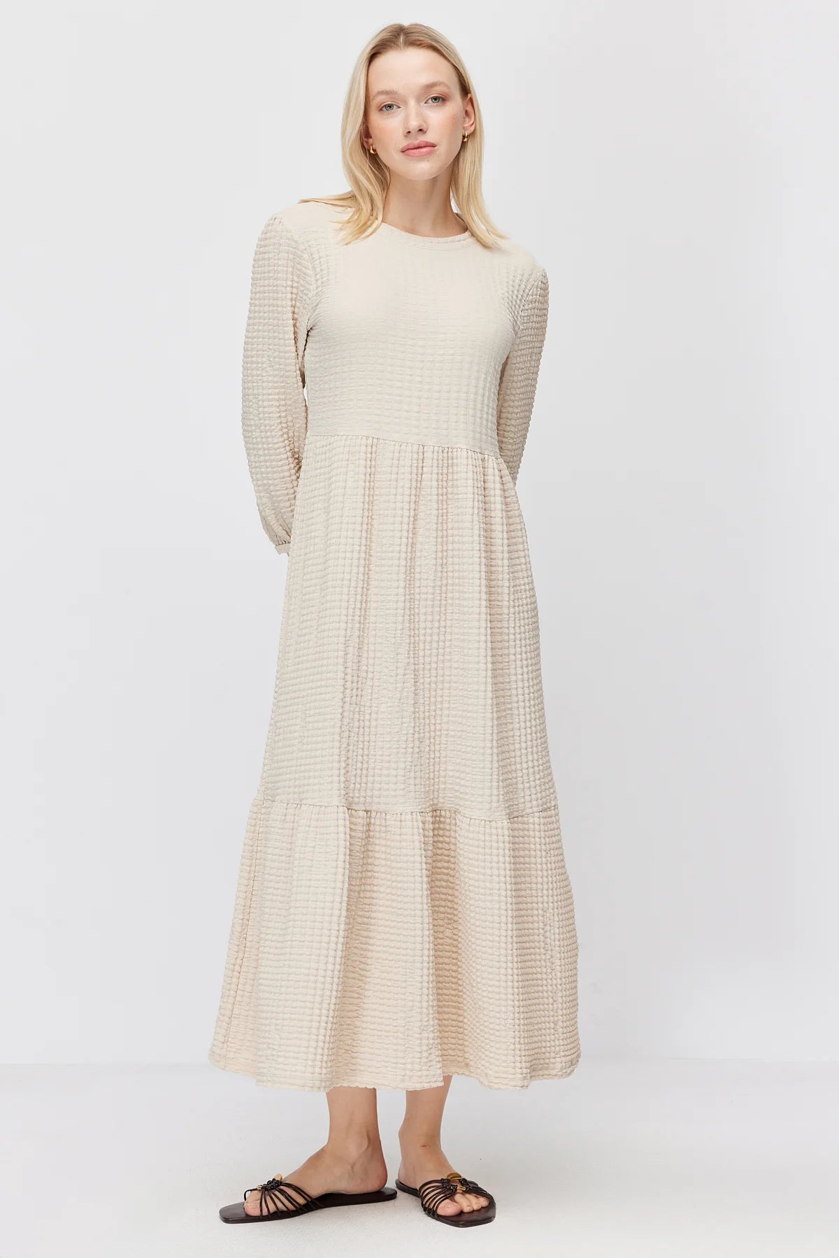 Women's Layered Detail Crew Neck Textured Maxi Dress