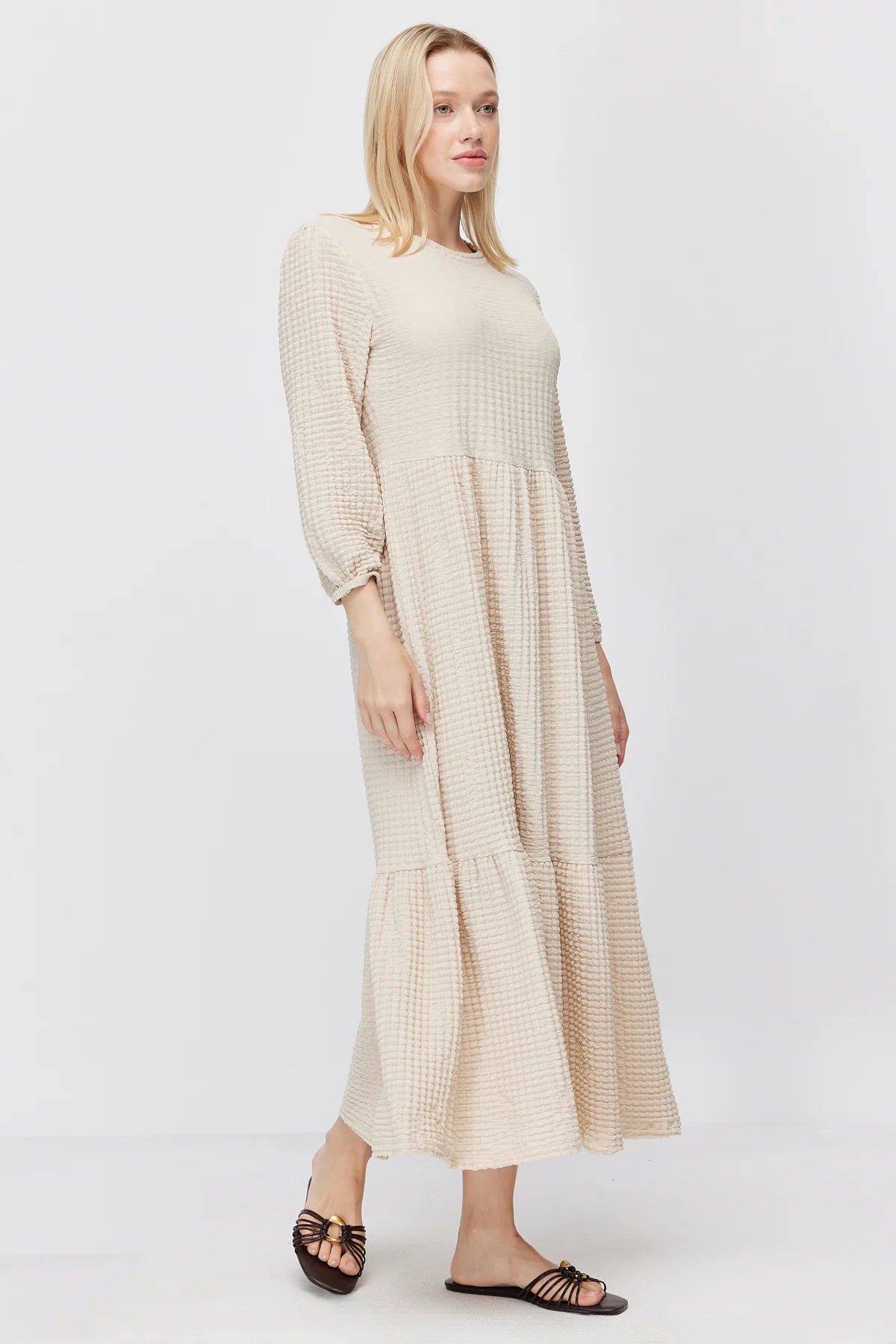 Women's Layered Detail Crew Neck Textured Maxi Dress
