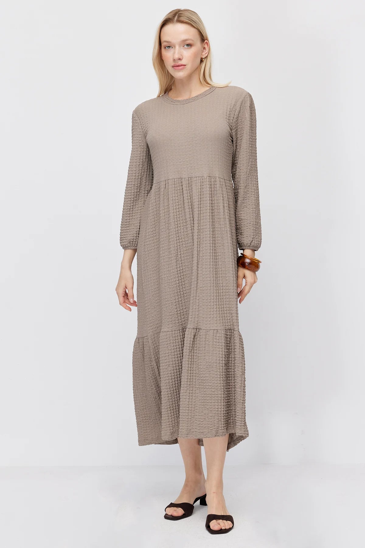 Women's Layered Detail Crew Neck Textured Maxi Dress