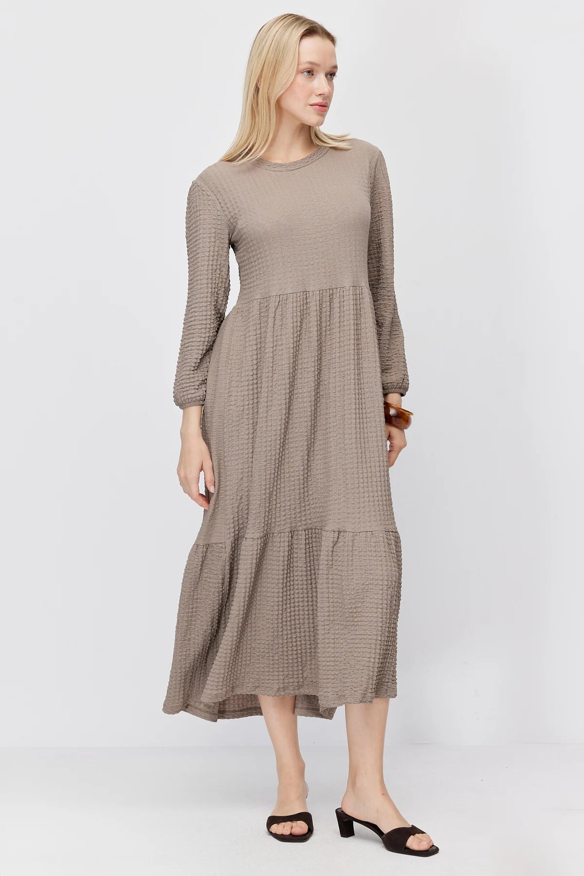 Women's Layered Detail Crew Neck Textured Maxi Dress