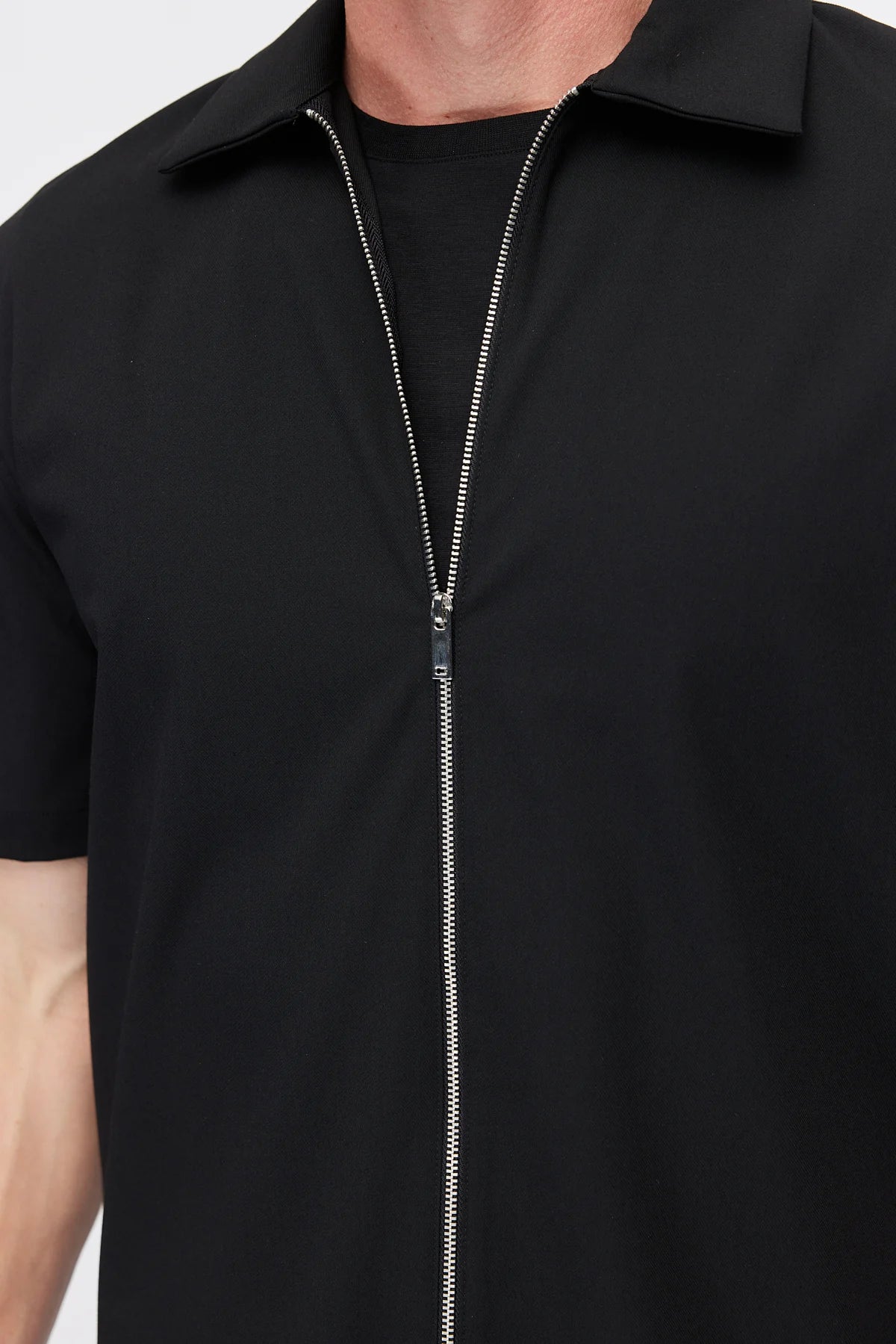 Men's Zip-Up Short-Sleeve Shirt