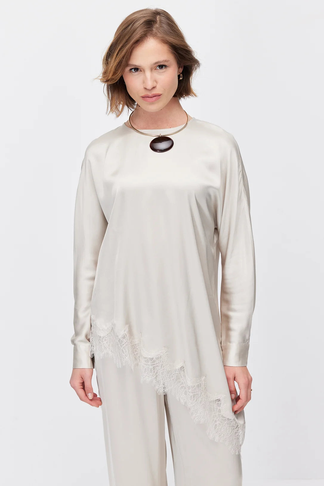 Women's Detailed Asymmetrical Cut Blouse