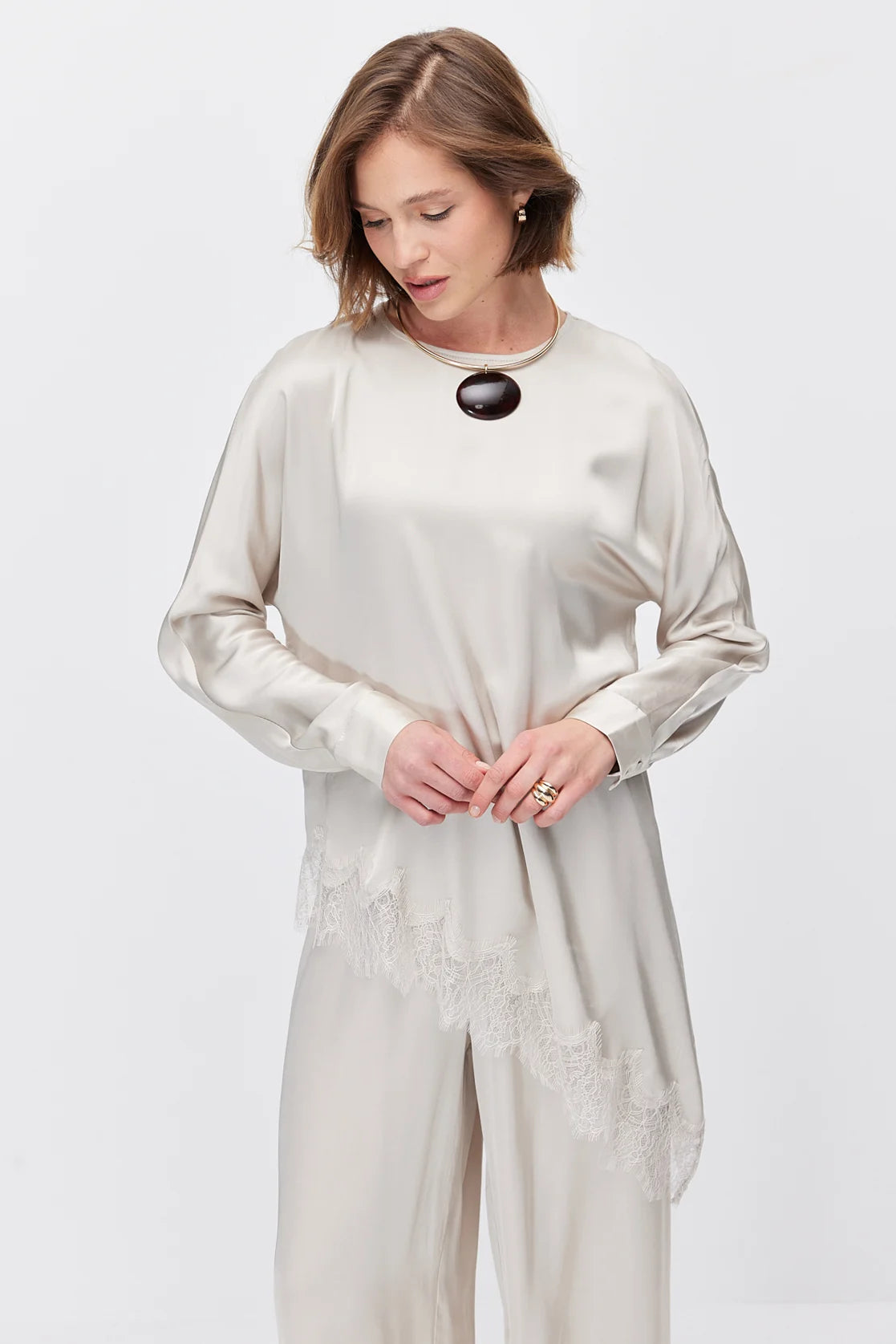 Women's Detailed Asymmetrical Cut Blouse