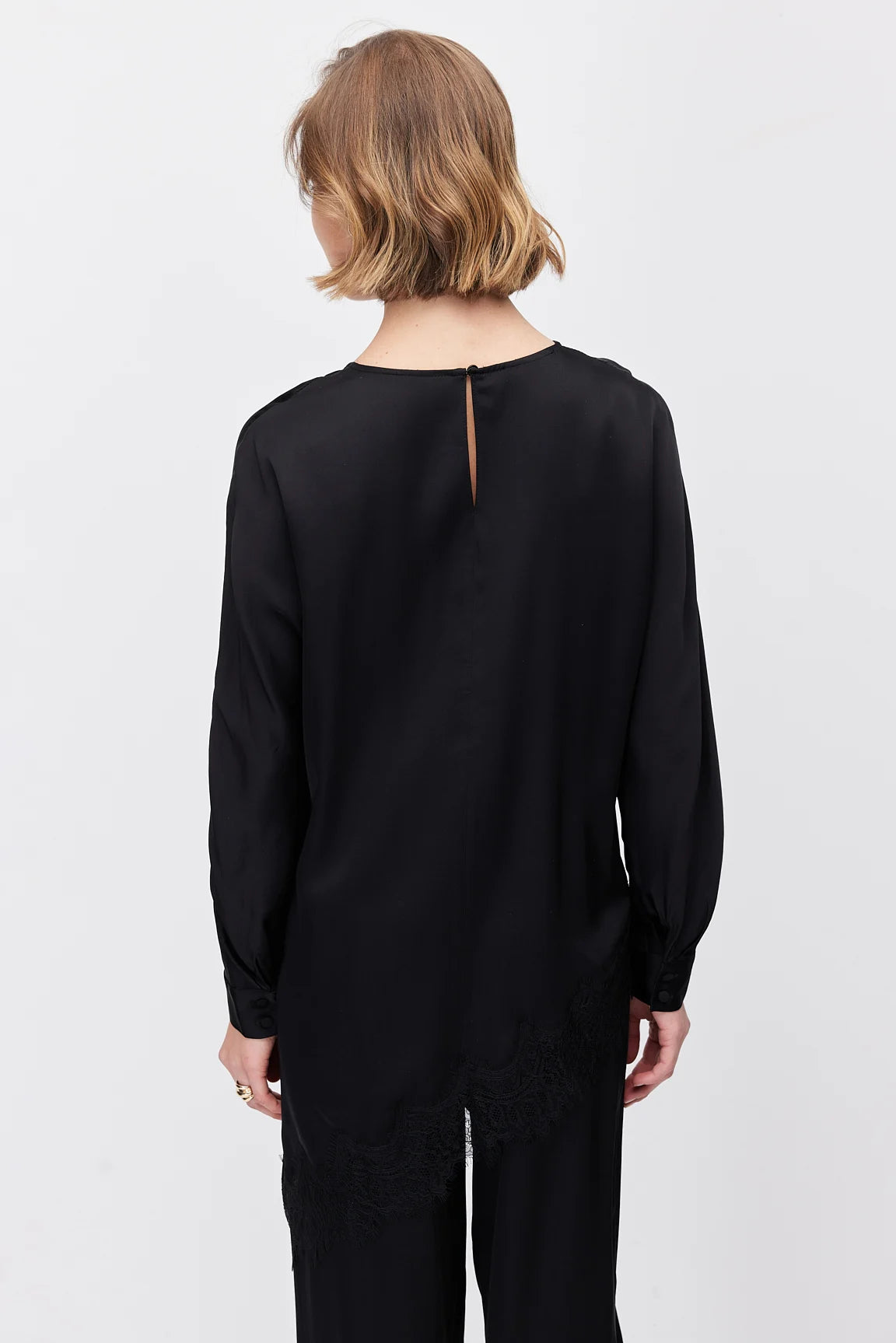 Women's Detailed Asymmetrical Cut Blouse