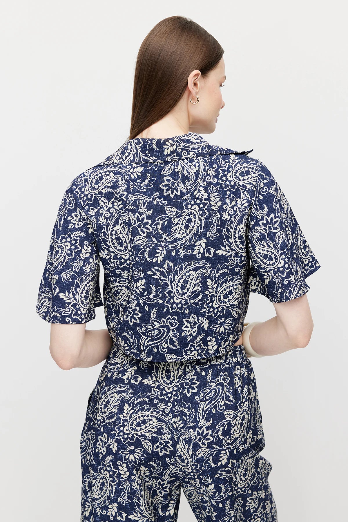 Women's Floral Patterned Tie-Front Blouse
