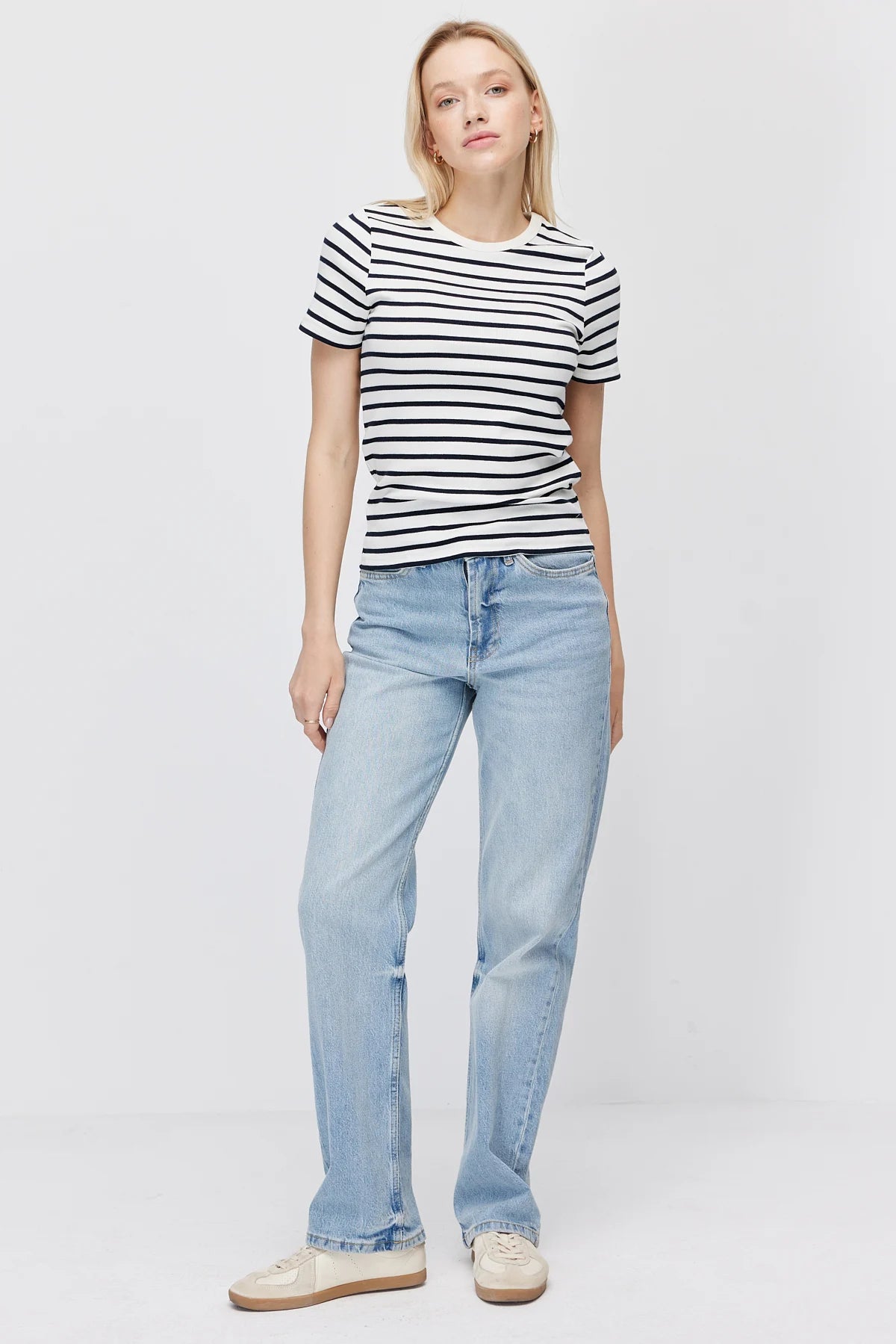 Women's Contrast Collar Striped T-shirt