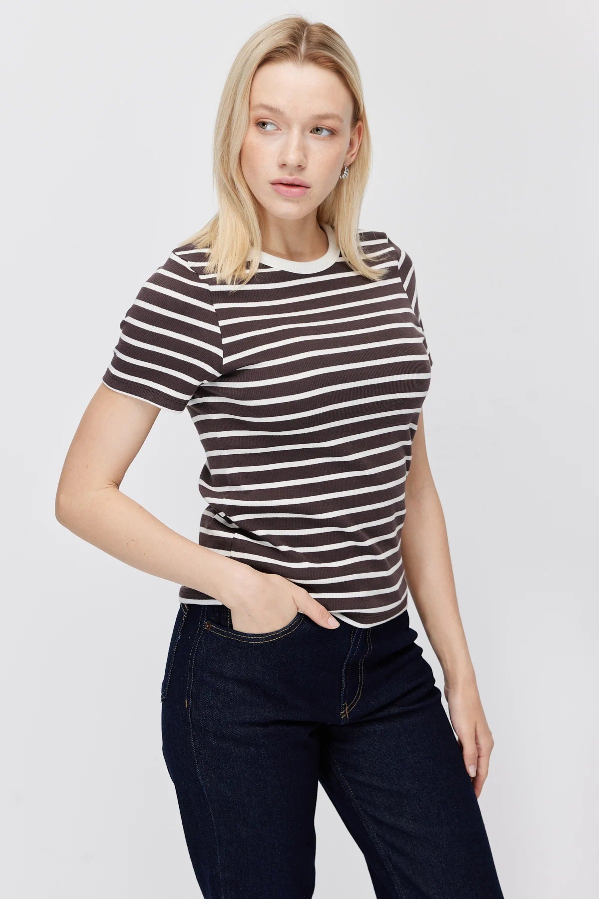 Women's Contrast Collar Striped T-shirt