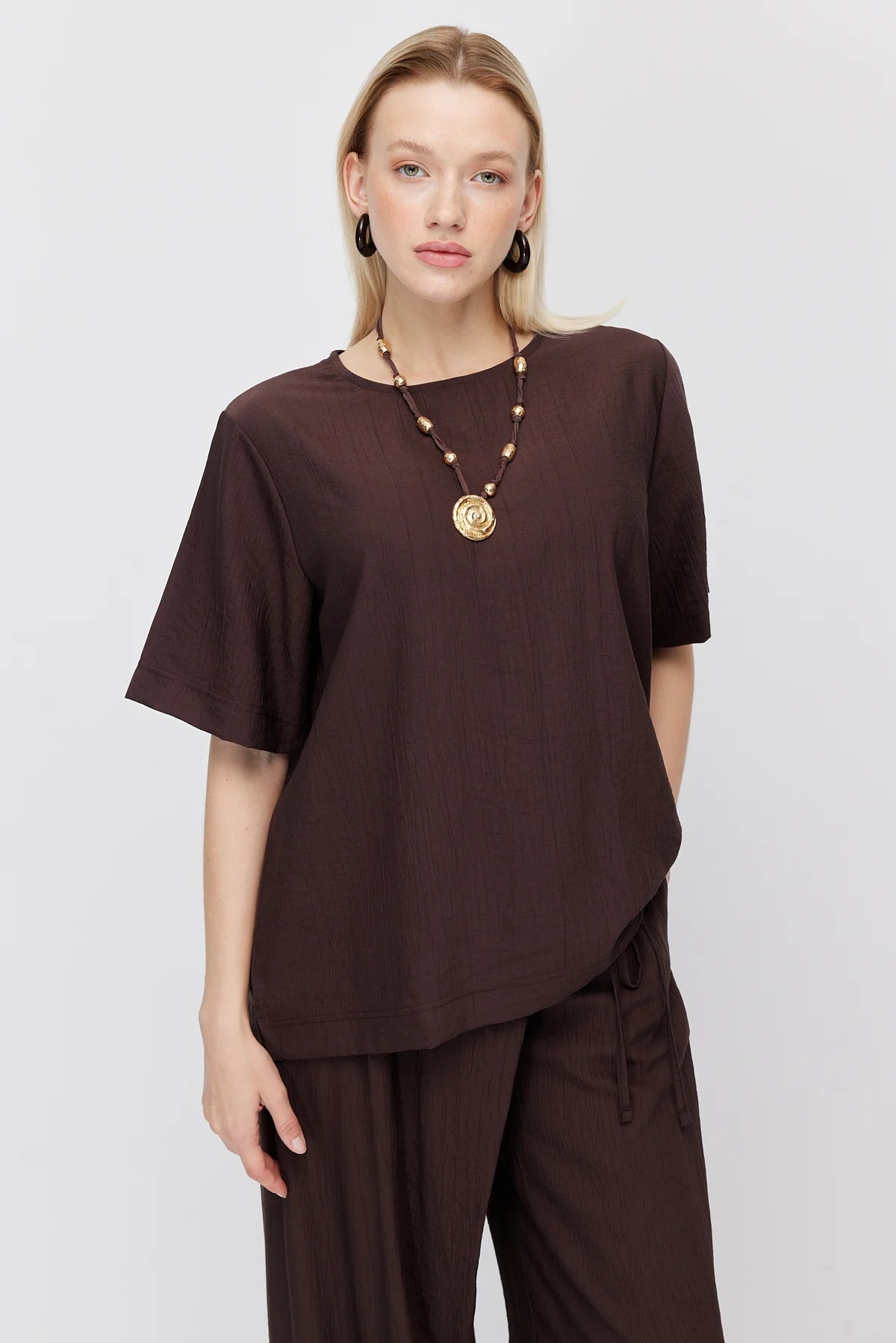Women's Crinkle Textured Crew Neck Blouse
