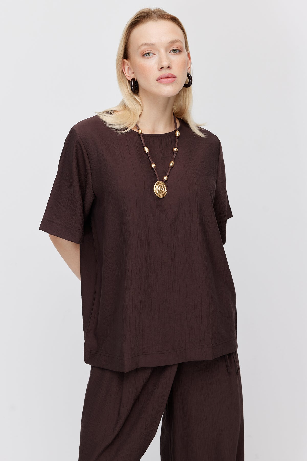 Women's Crinkle Textured Crew Neck Blouse