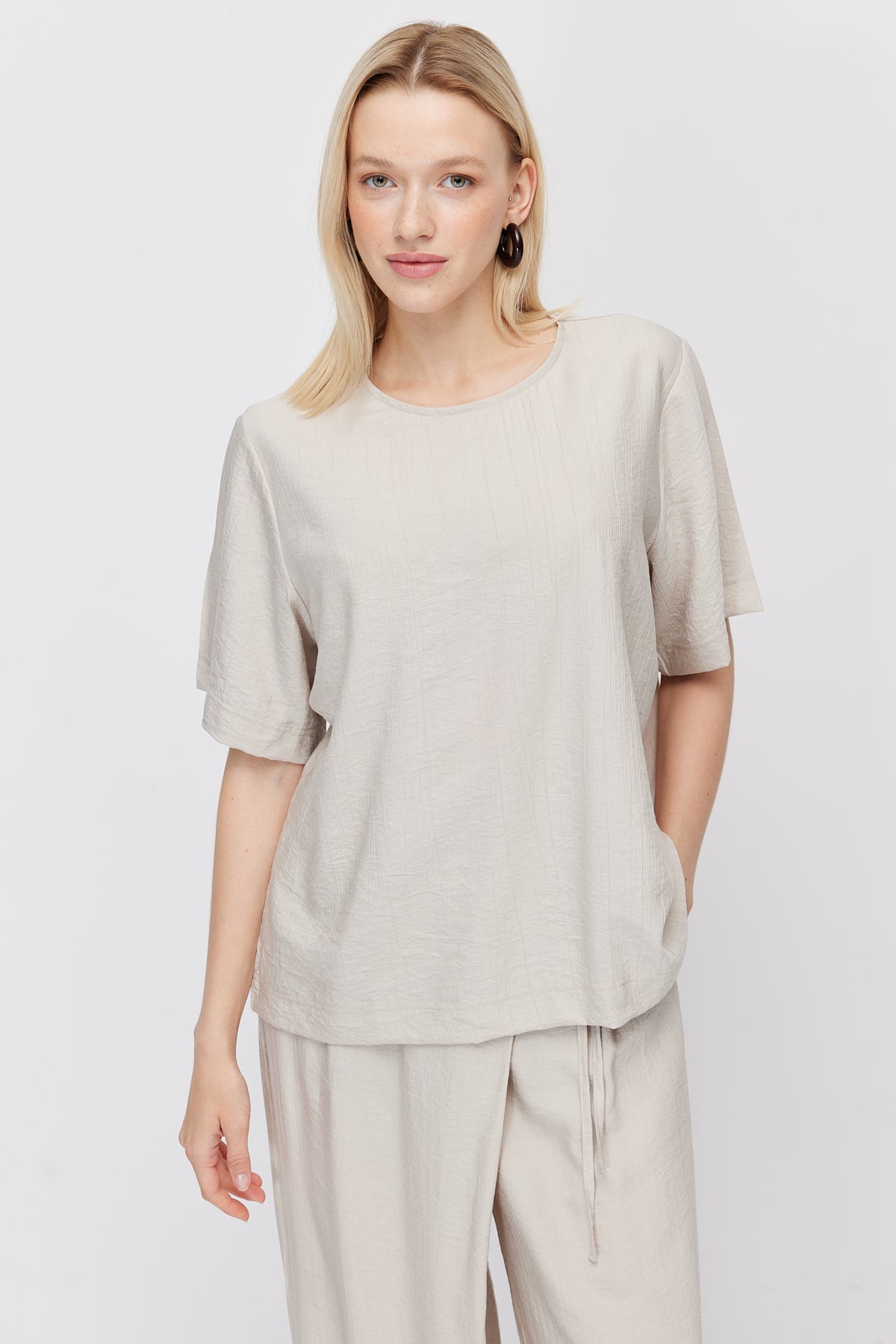 Women's Crinkle Textured Crew Neck Blouse
