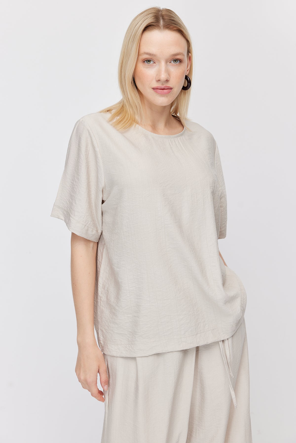 Women's Crinkle Textured Crew Neck Blouse