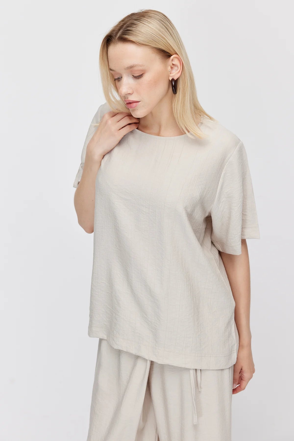 Women's Crinkle Textured Crew Neck Blouse