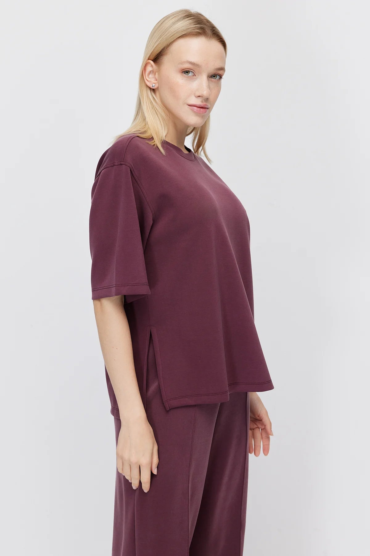 Women's Basic Crew Neck T-shirt