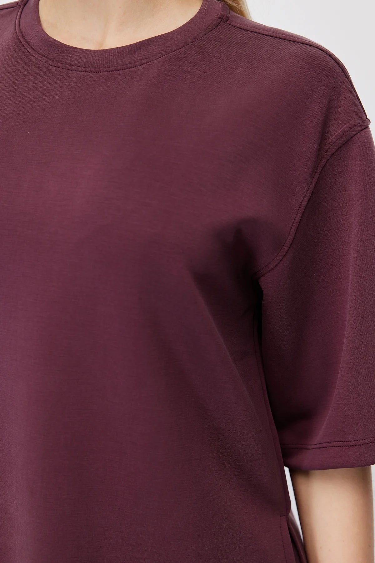 Women's Basic Crew Neck T-shirt