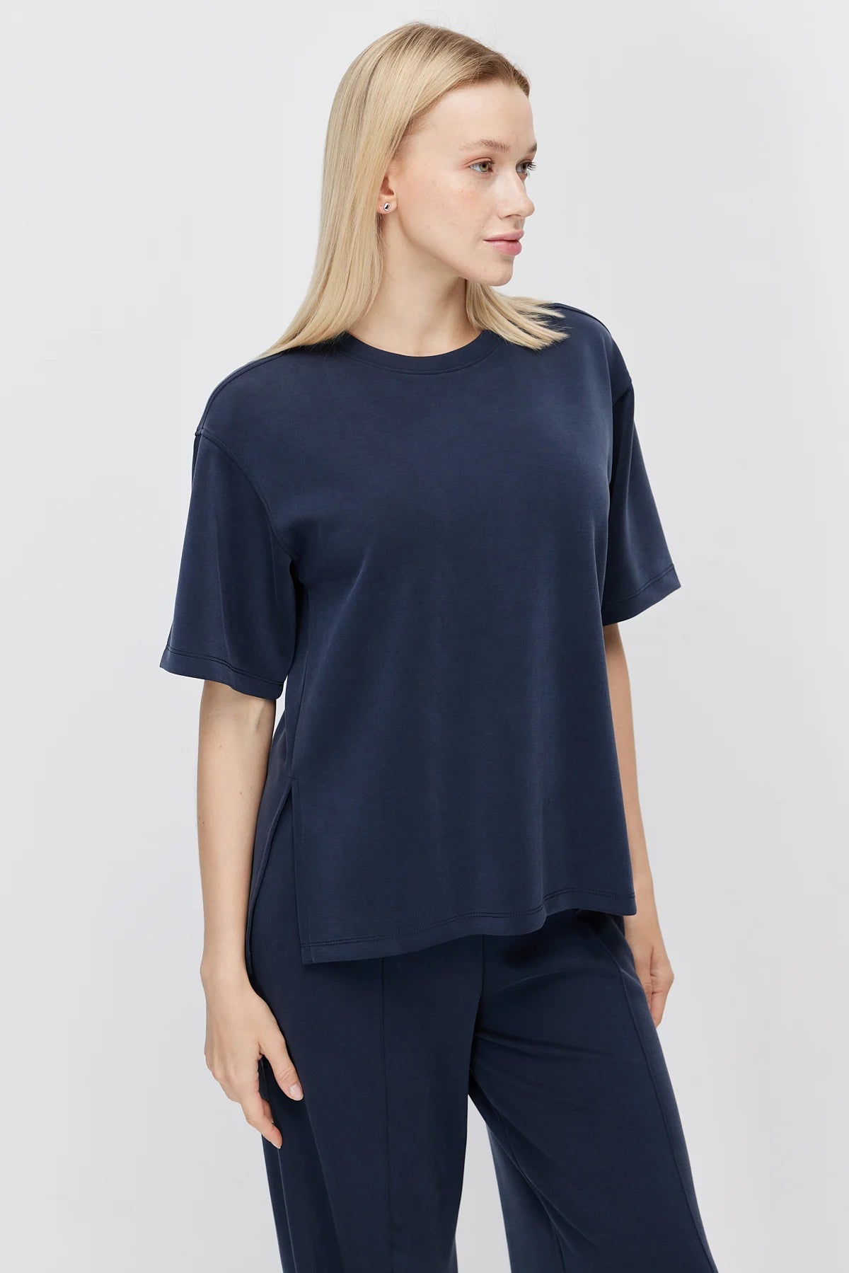 Women's Basic Crew Neck T-shirt