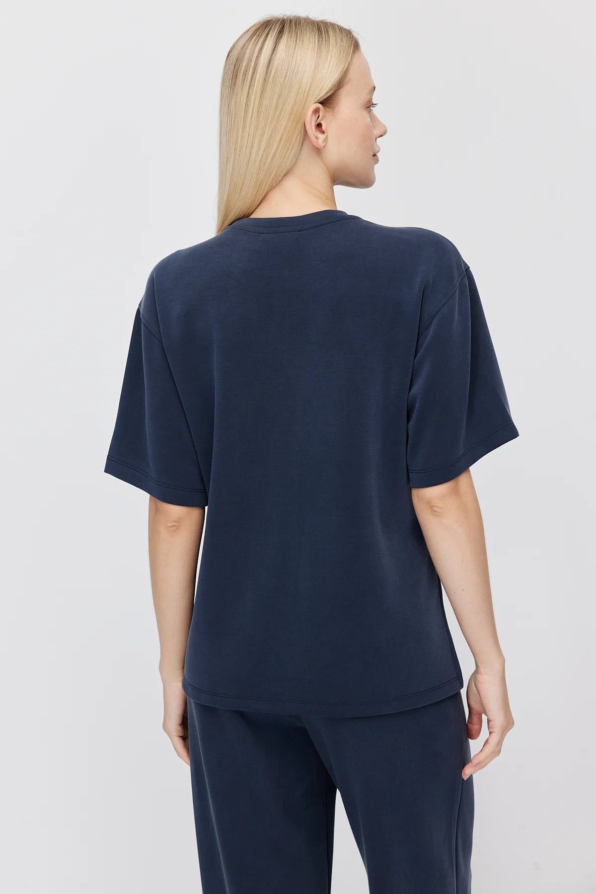 Women's Basic Crew Neck T-shirt