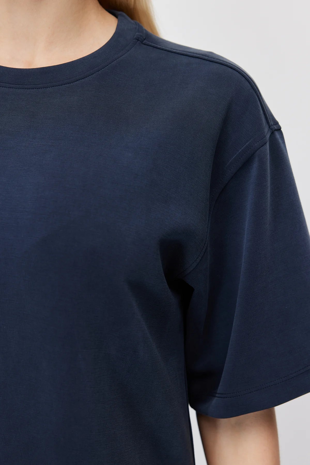 Women's Basic Crew Neck T-shirt