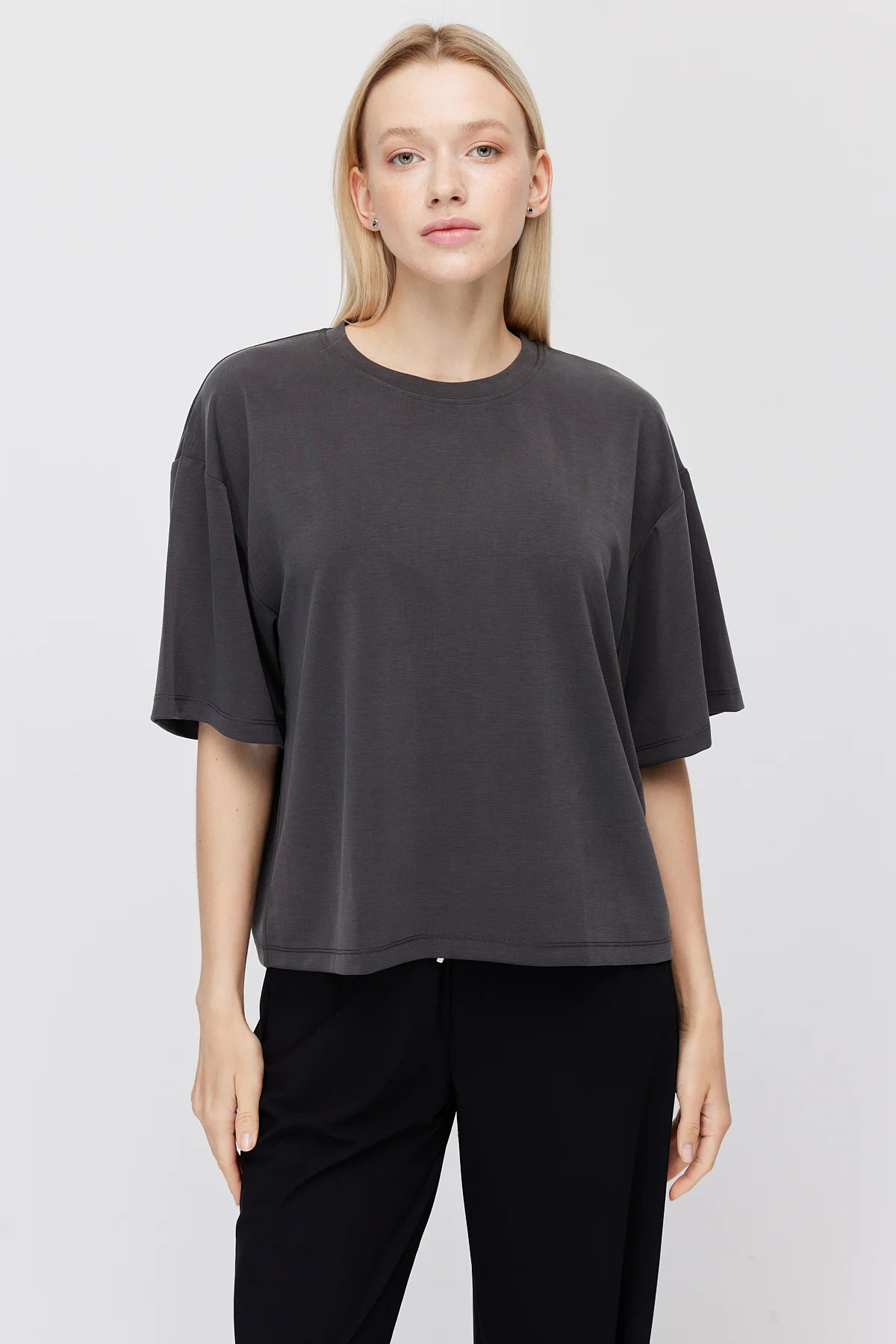 Women's Low Sleeve Basic T-shirt