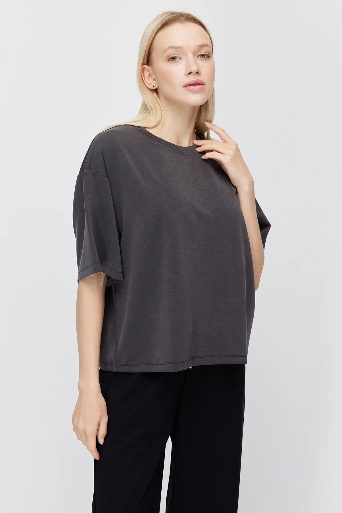 Women's Low Sleeve Basic T-shirt