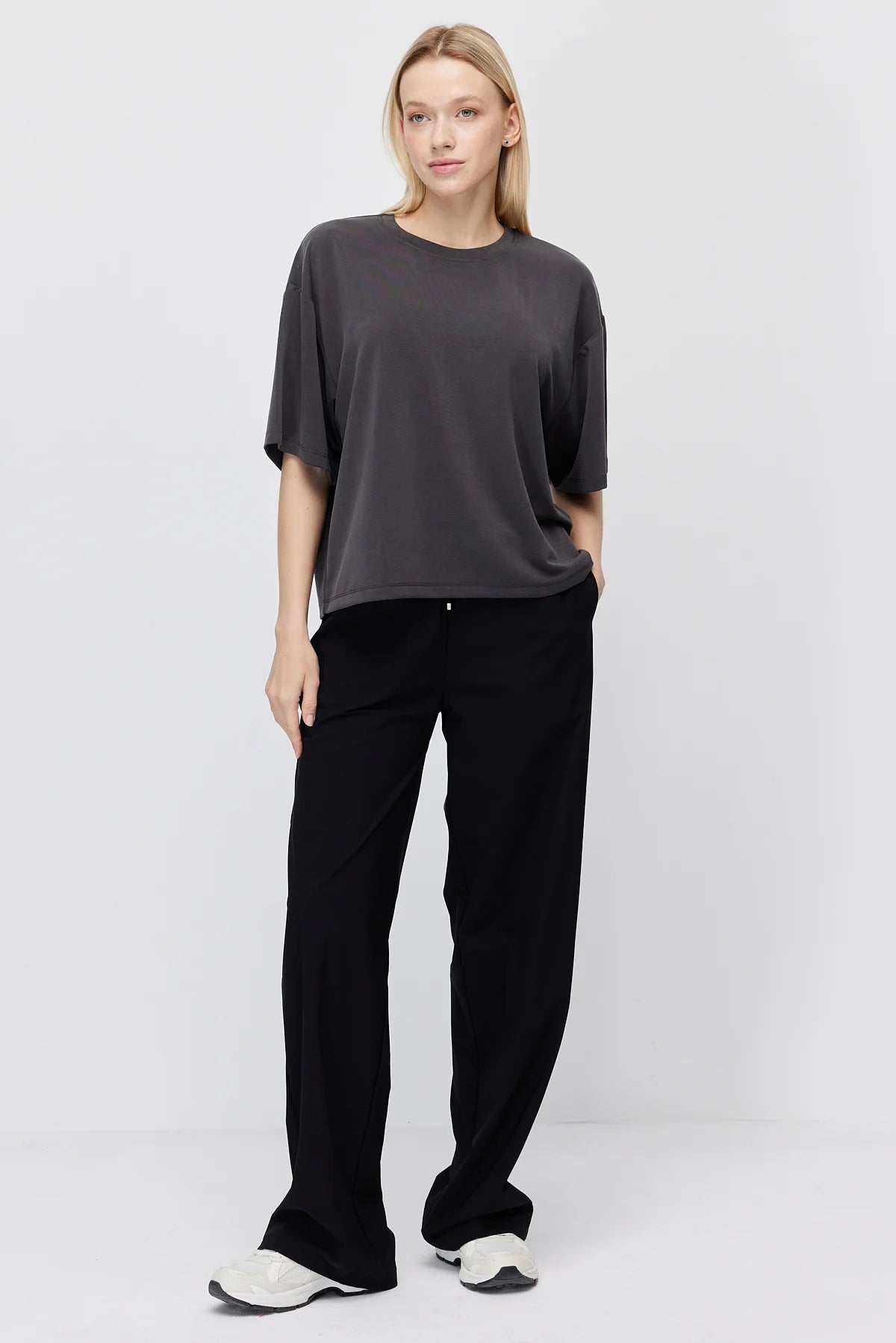 Women's Low Sleeve Basic T-shirt