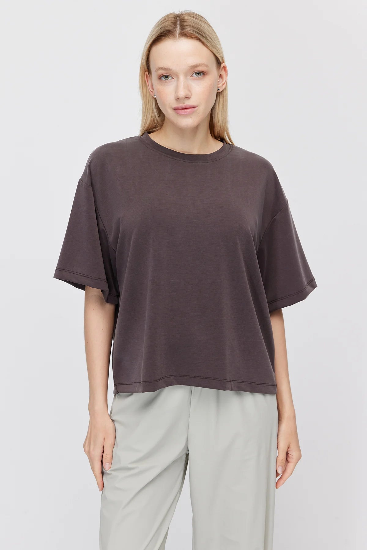 Women's Low Sleeve Basic T-shirt