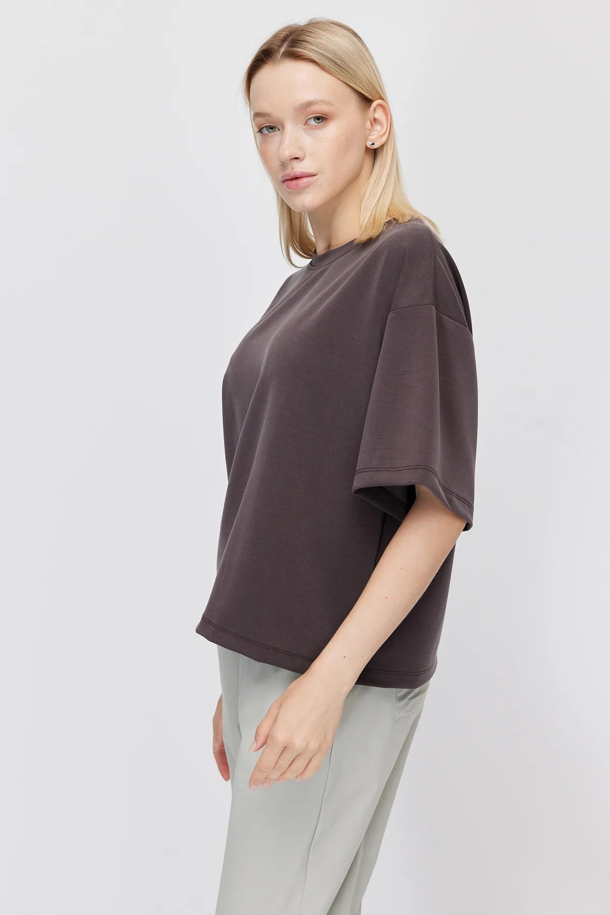 Women's Low Sleeve Basic T-shirt
