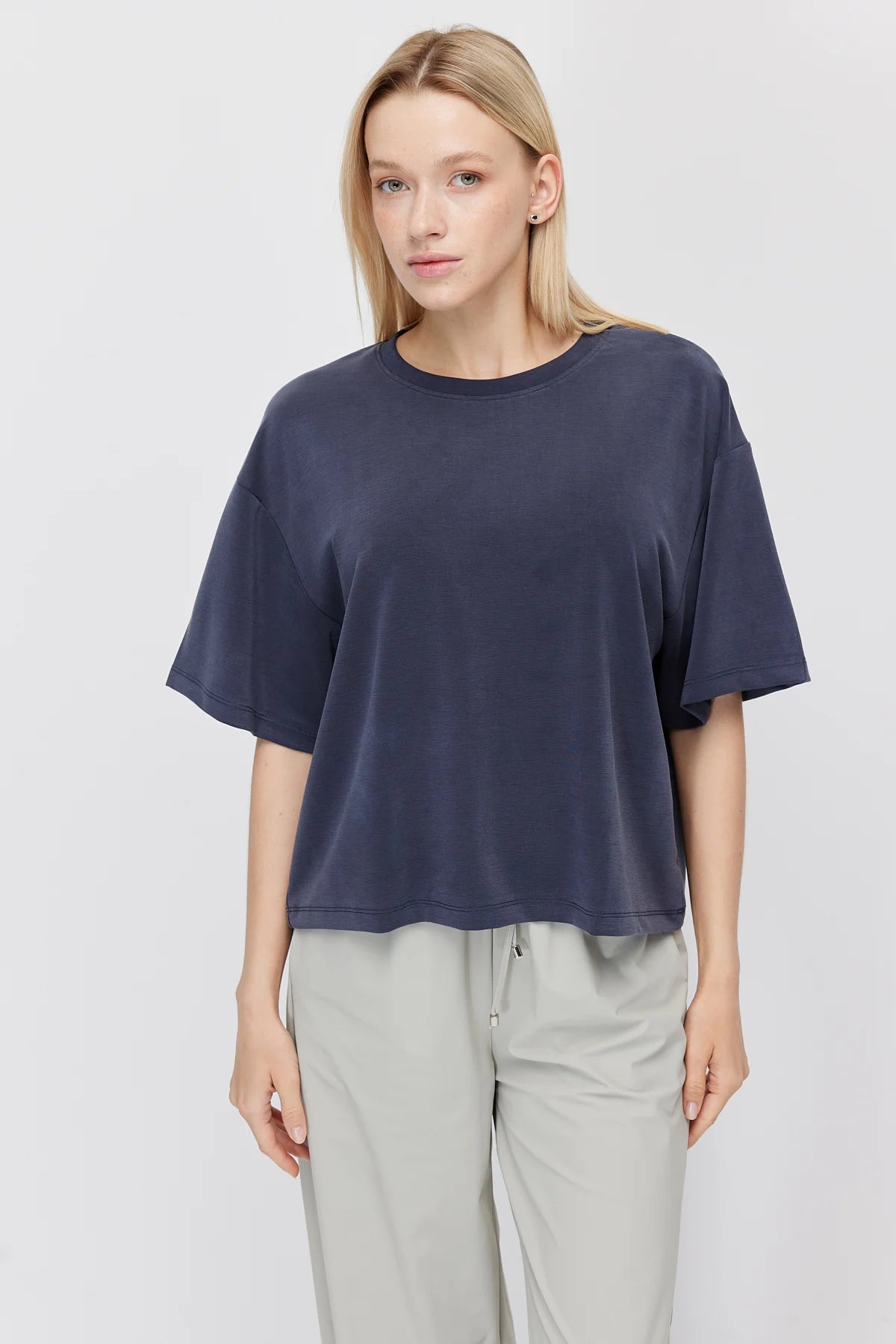 Women's Low Sleeve Basic T-shirt