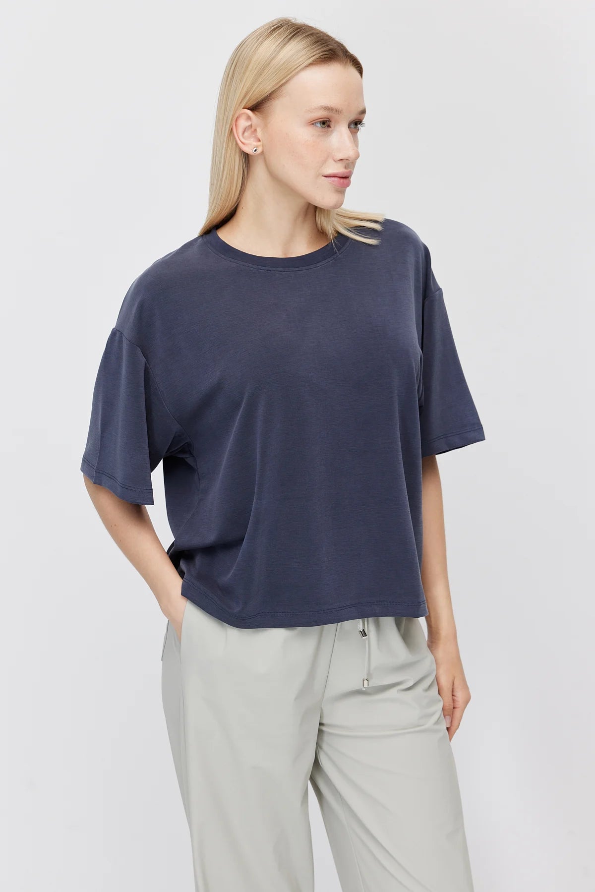 Women's Low Sleeve Basic T-shirt