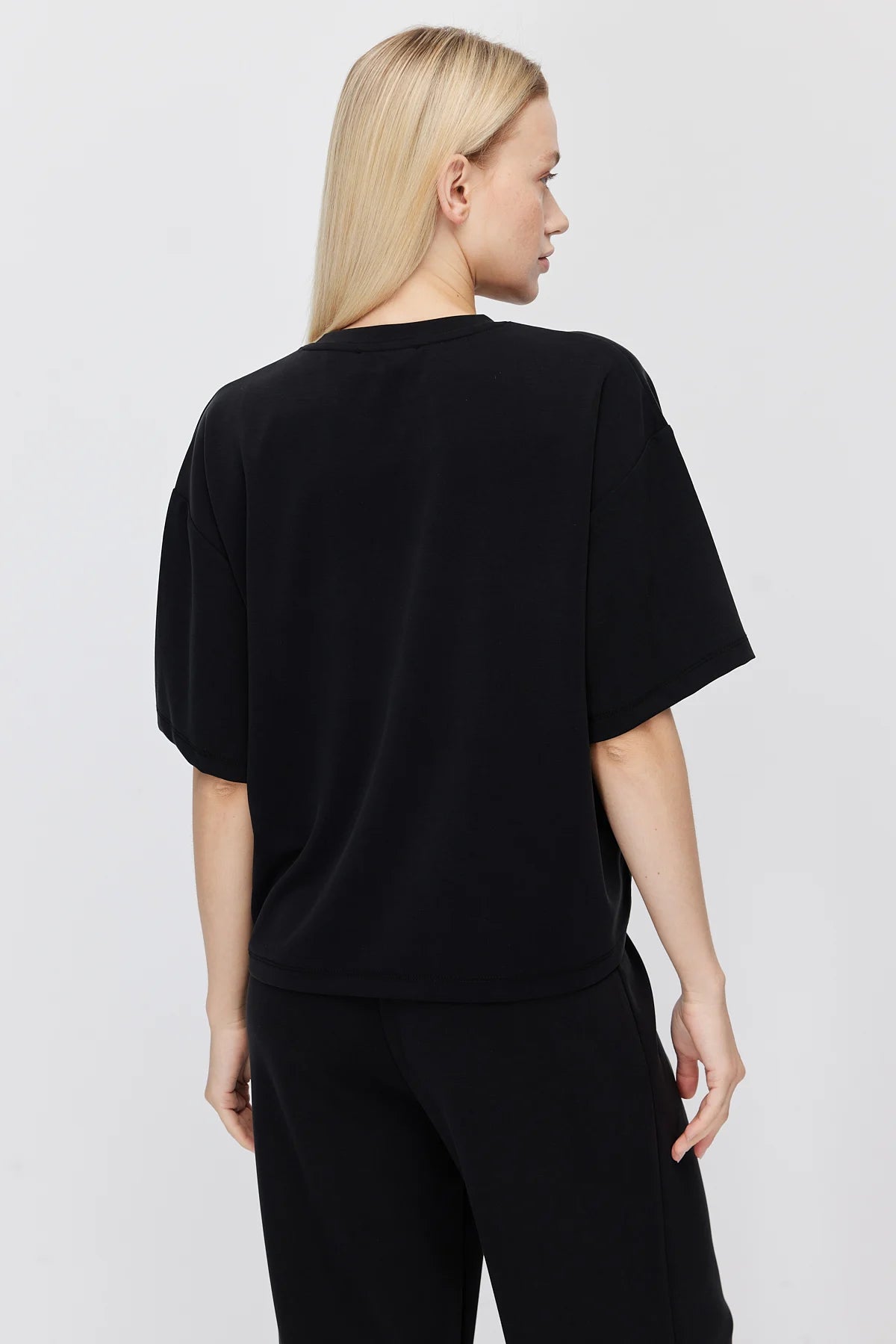 Women's Low Sleeve Basic T-shirt