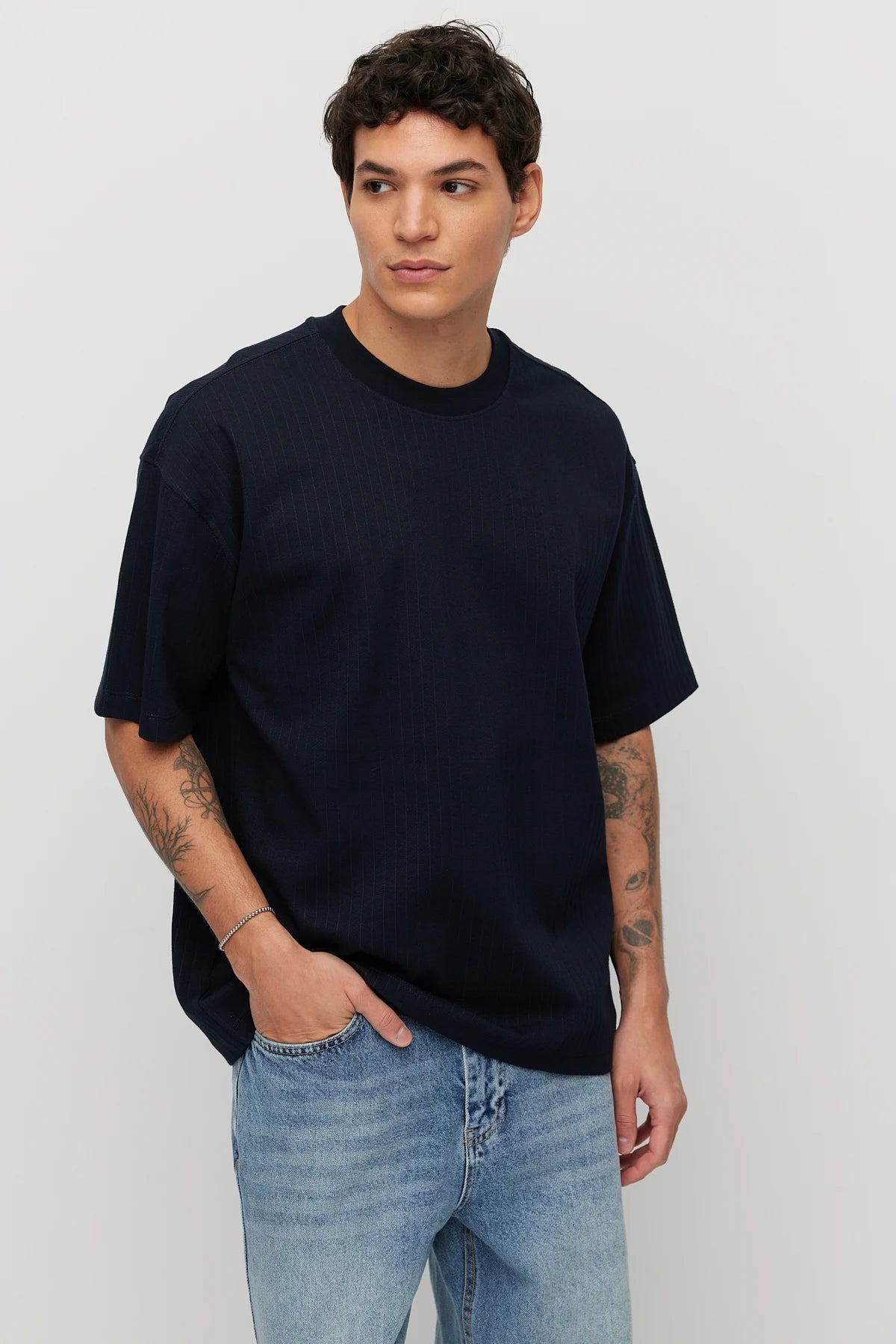 Men's Textured Crew Neck Oversize T-shirt