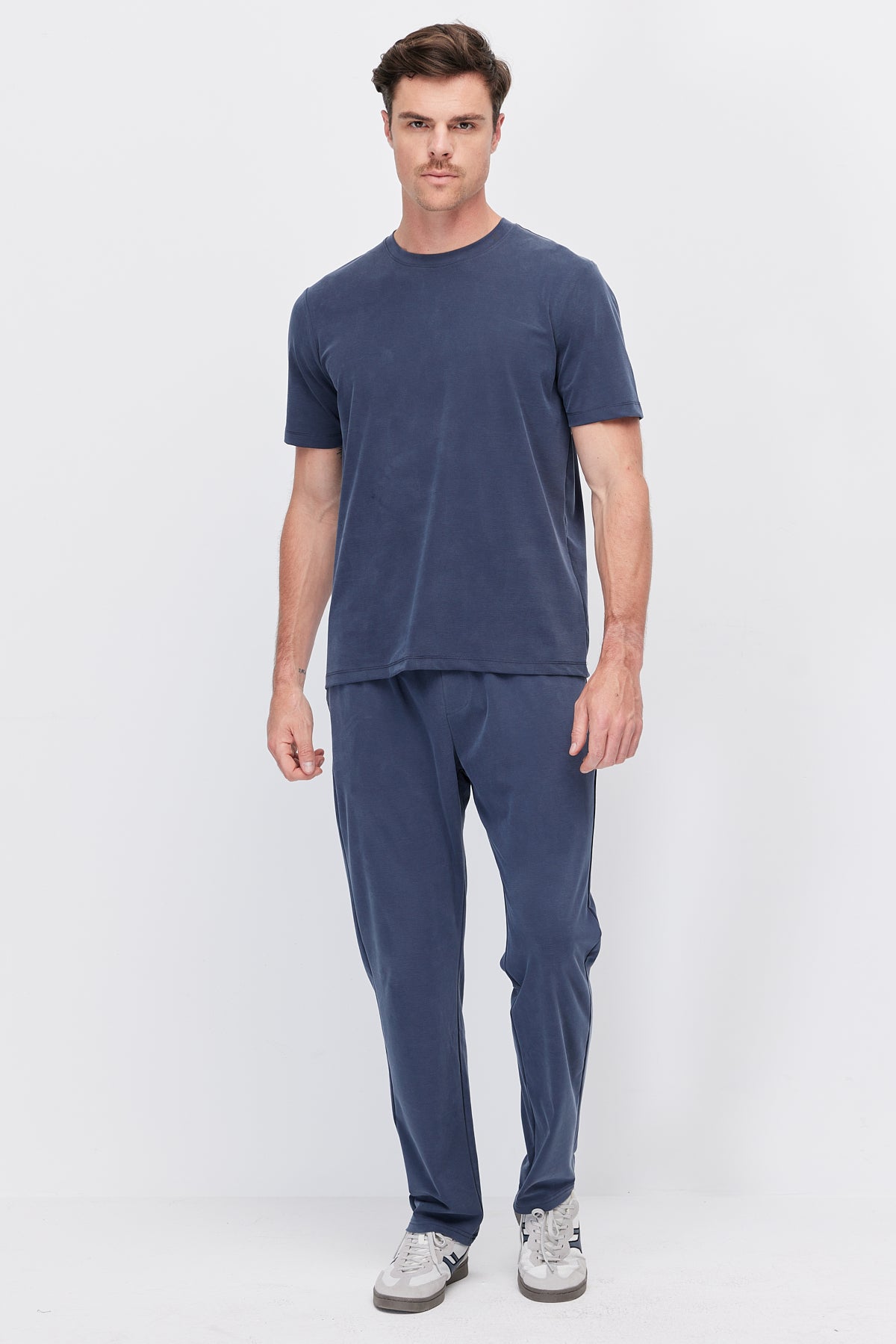 Men's basic crew neck t-shirt