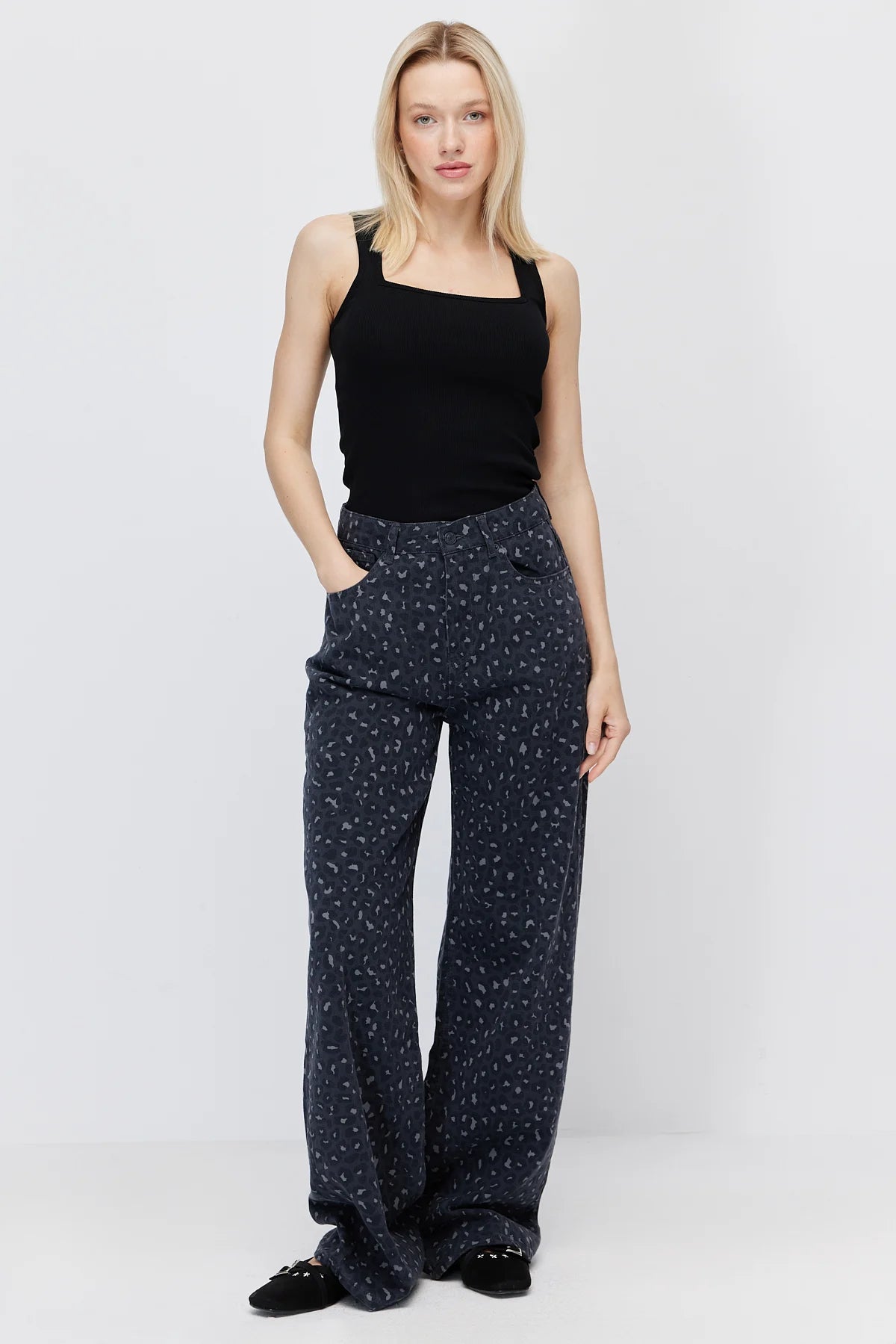 Women's High-Waisted Wide-Leg Jeans