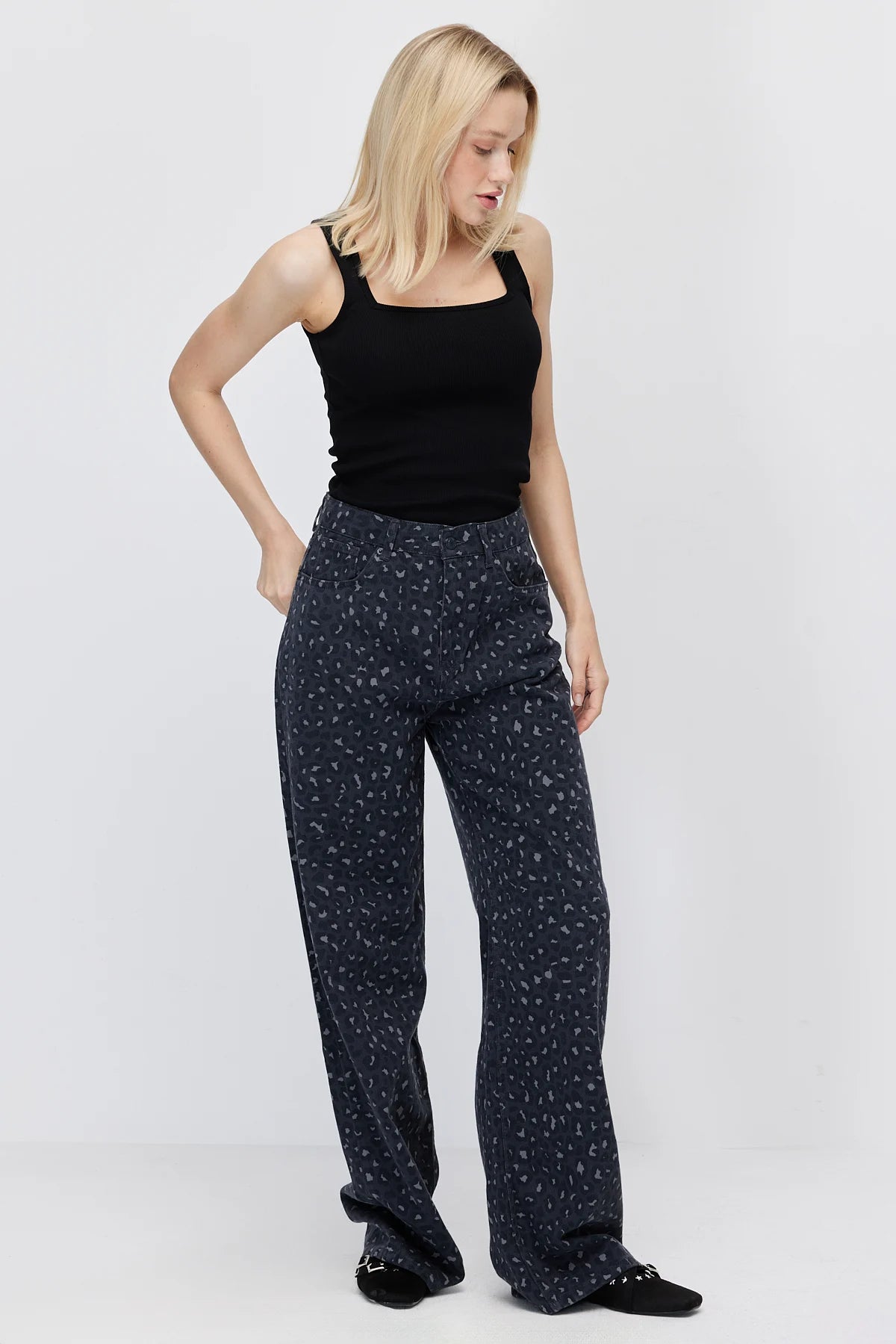 Women's High-Waisted Wide-Leg Jeans