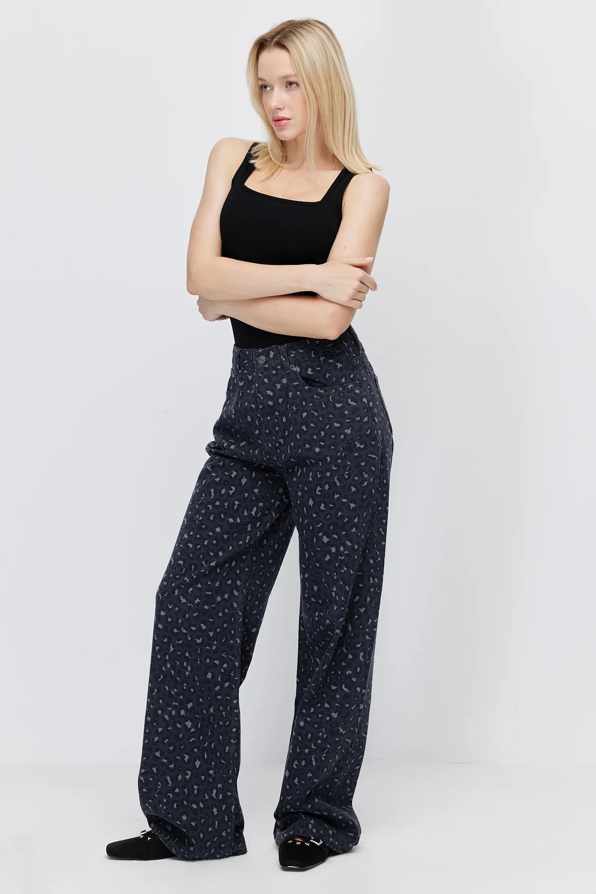 Women's High-Waisted Wide-Leg Jeans