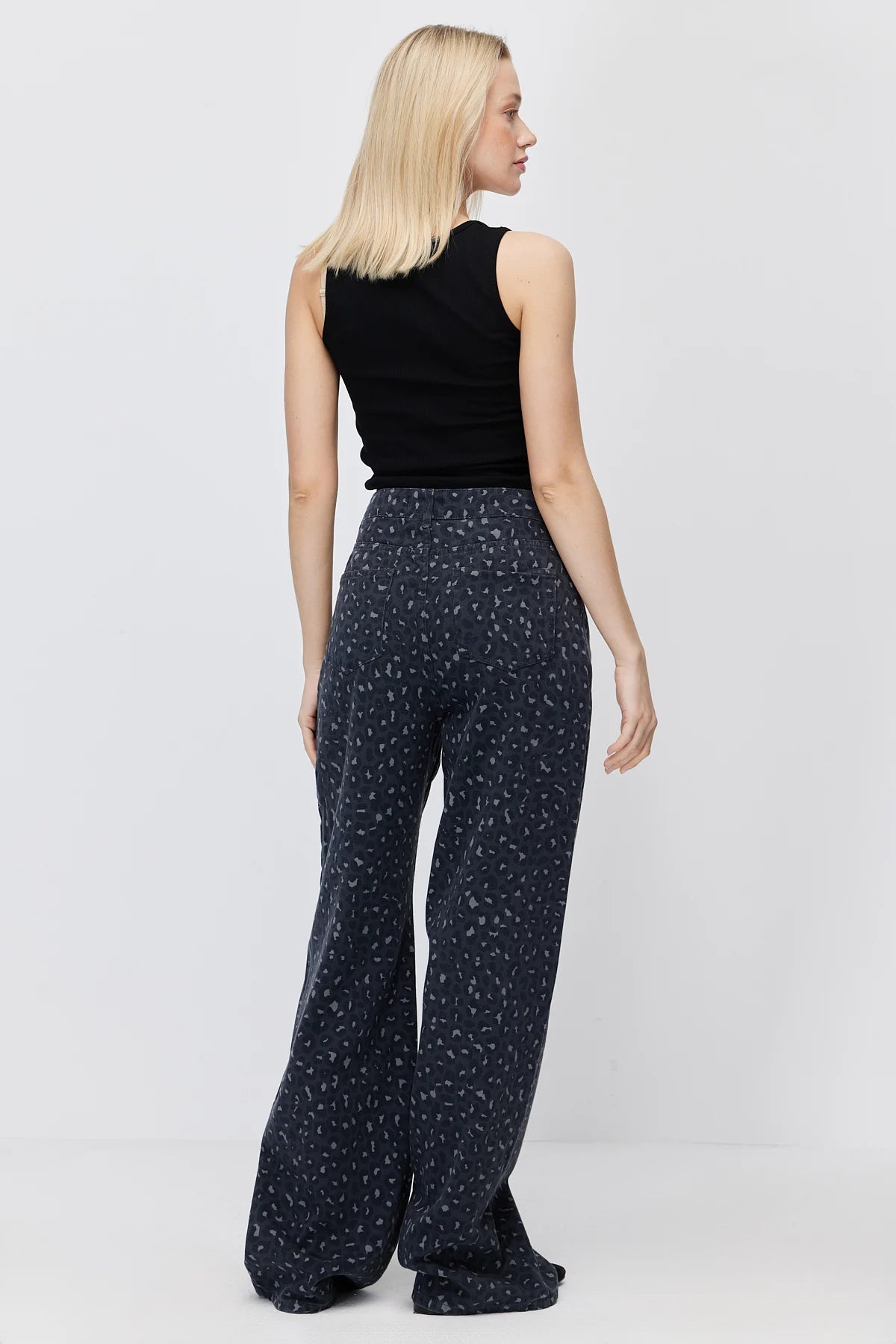 Women's High-Waisted Wide-Leg Jeans