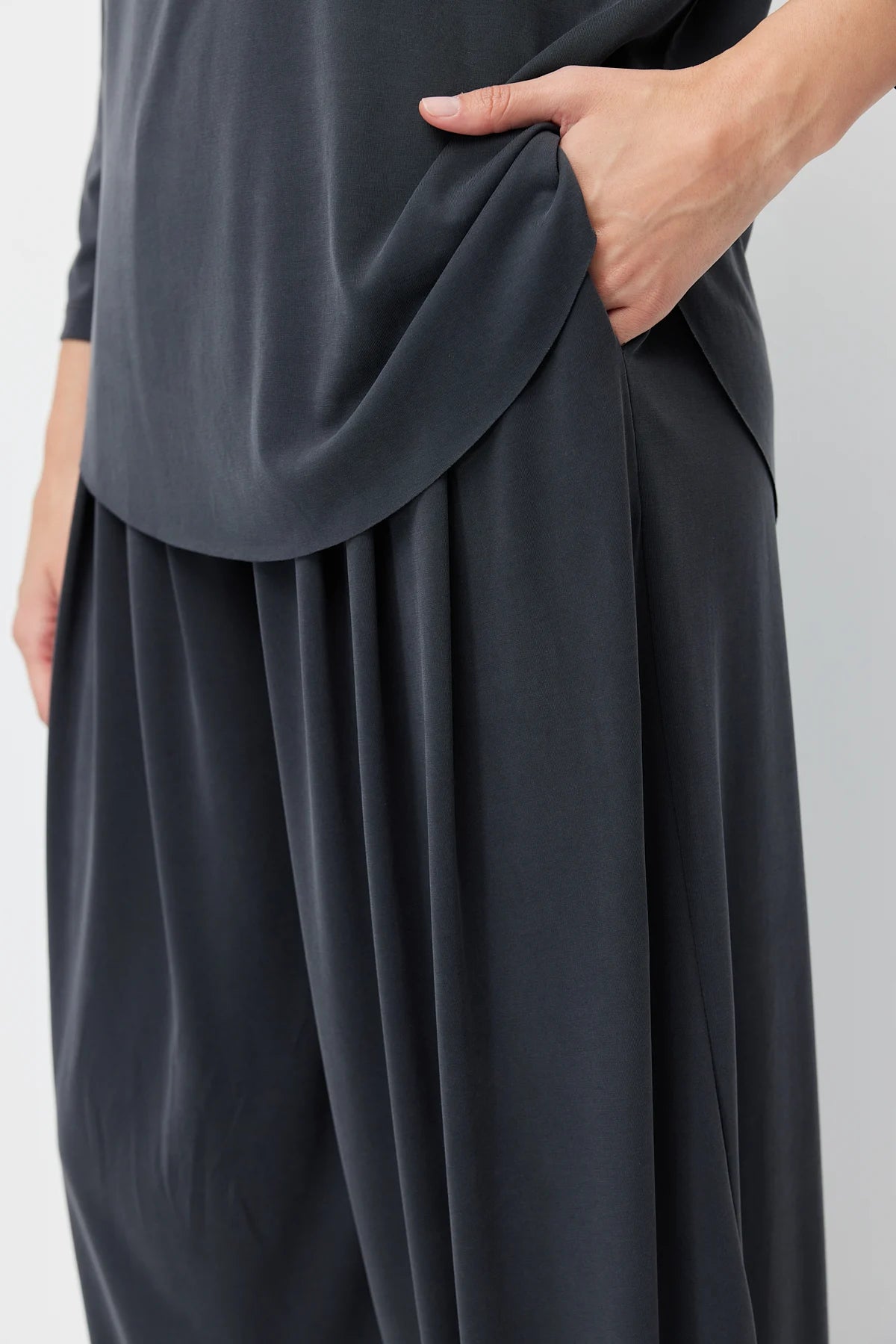 Women's Pleated Modal Trousers
