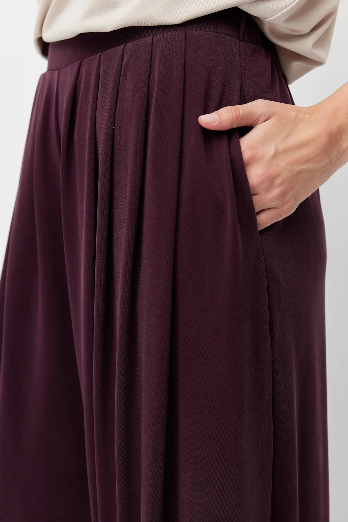 Women's Pleated Modal Trousers
