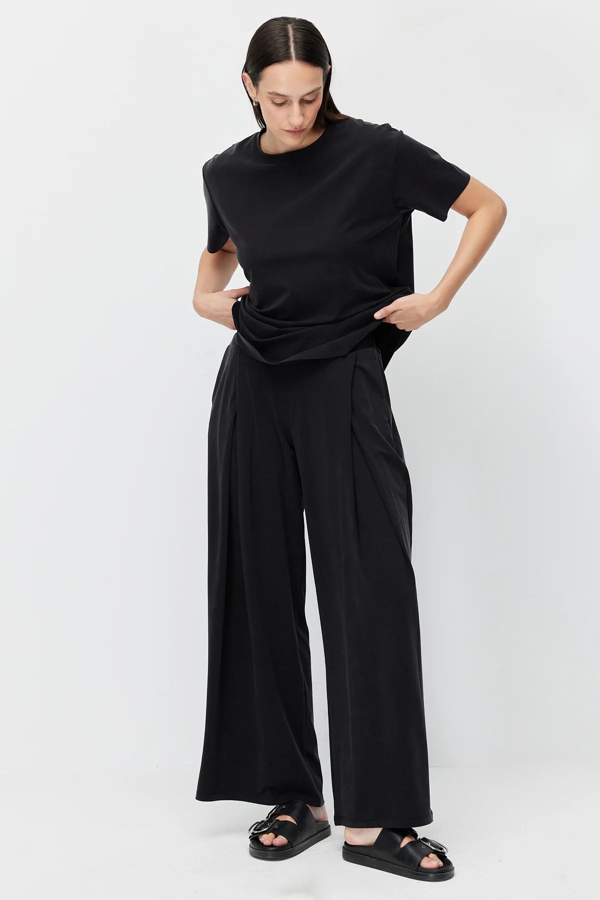 Women's Wide Leg Dart Trousers