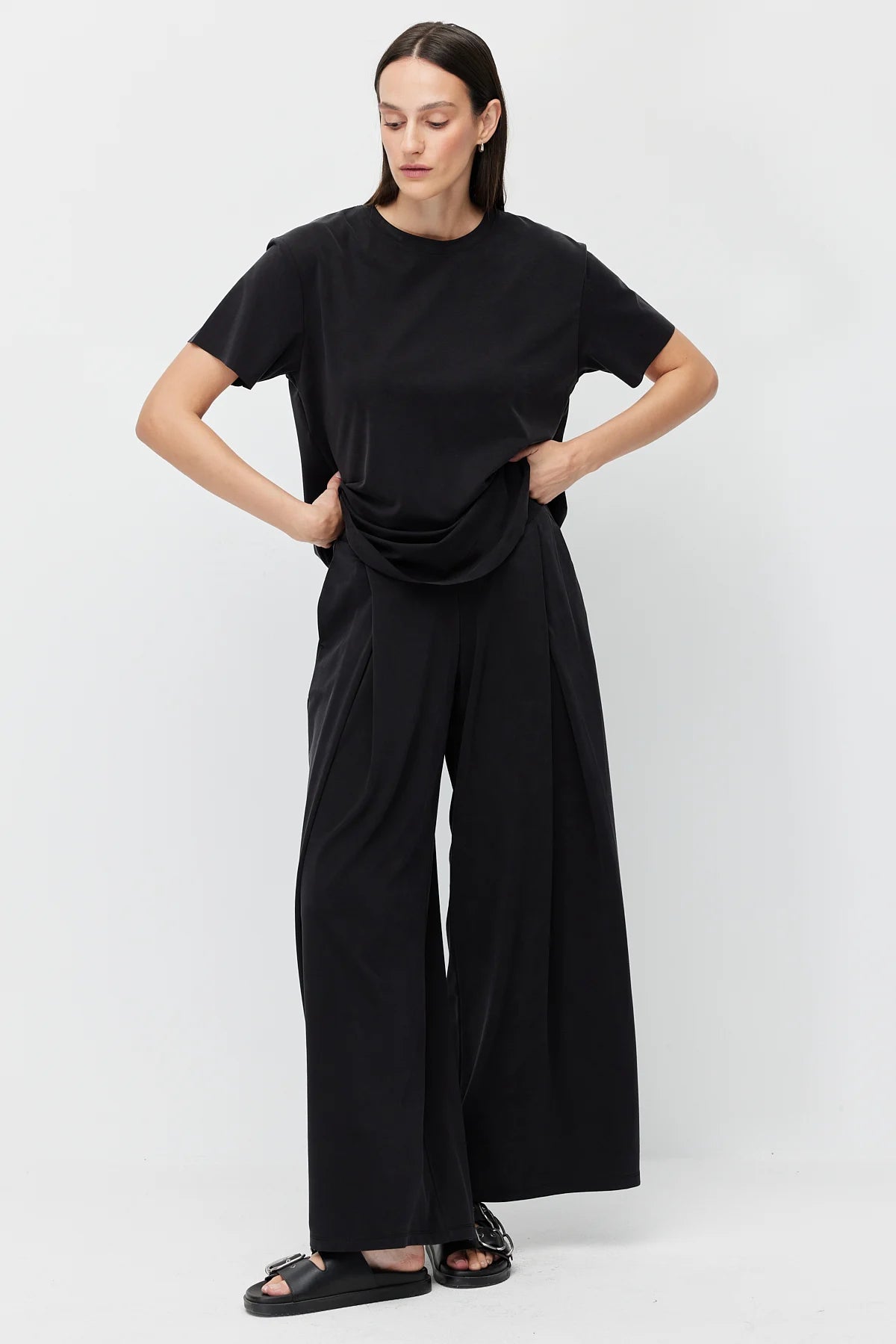 Women's Wide Leg Dart Trousers