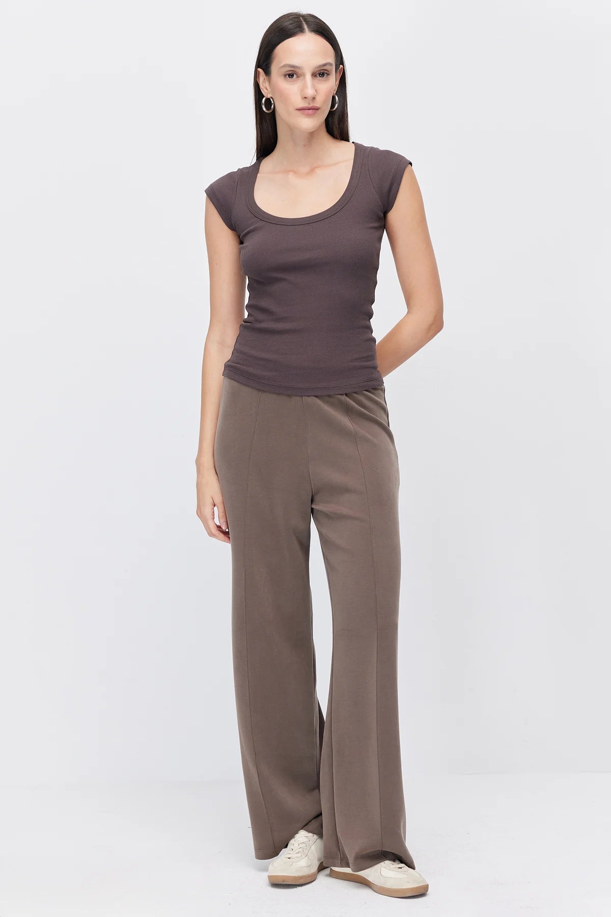 Women's Pants with Front Seam Detail