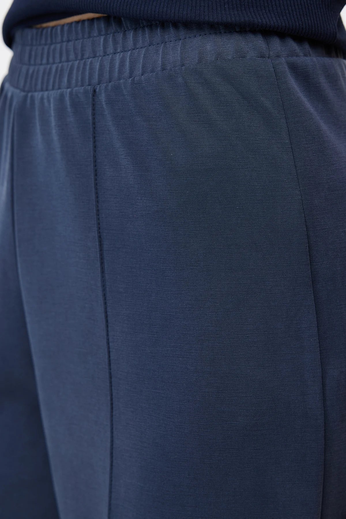 Women's Pants with Front Seam Detail