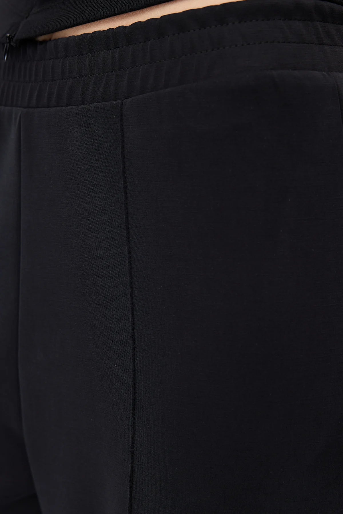 Women's Pants with Front Seam Detail