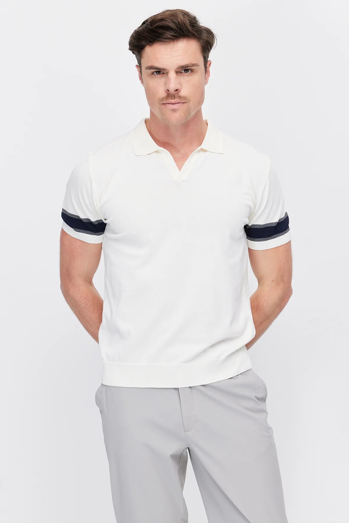 Men's Buttonless Polo Collar Knit T-shirt