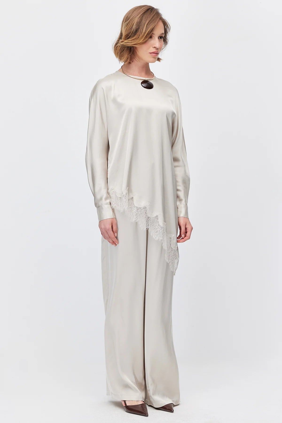 Women's Wide Leg Satin Textured Trousers
