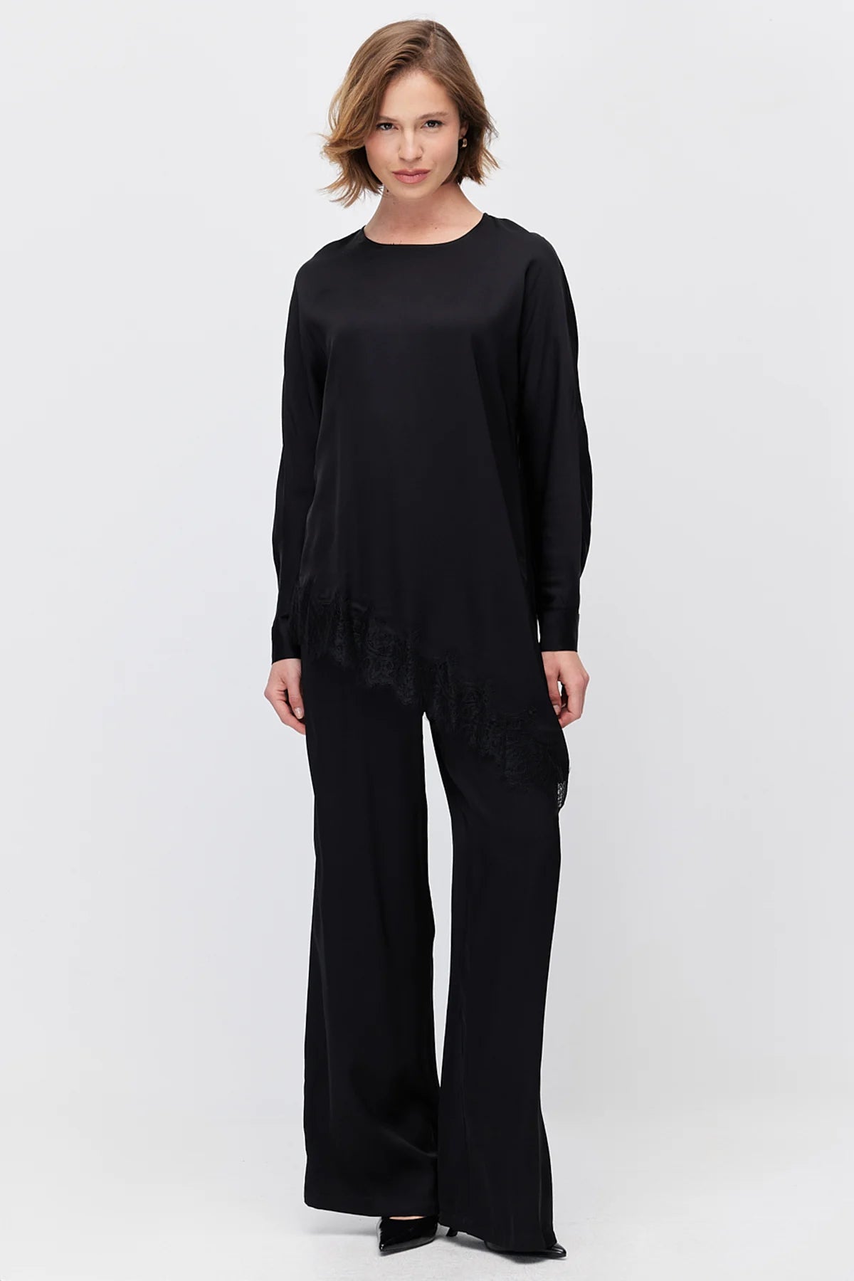 Women's Wide Leg Satin Textured Trousers