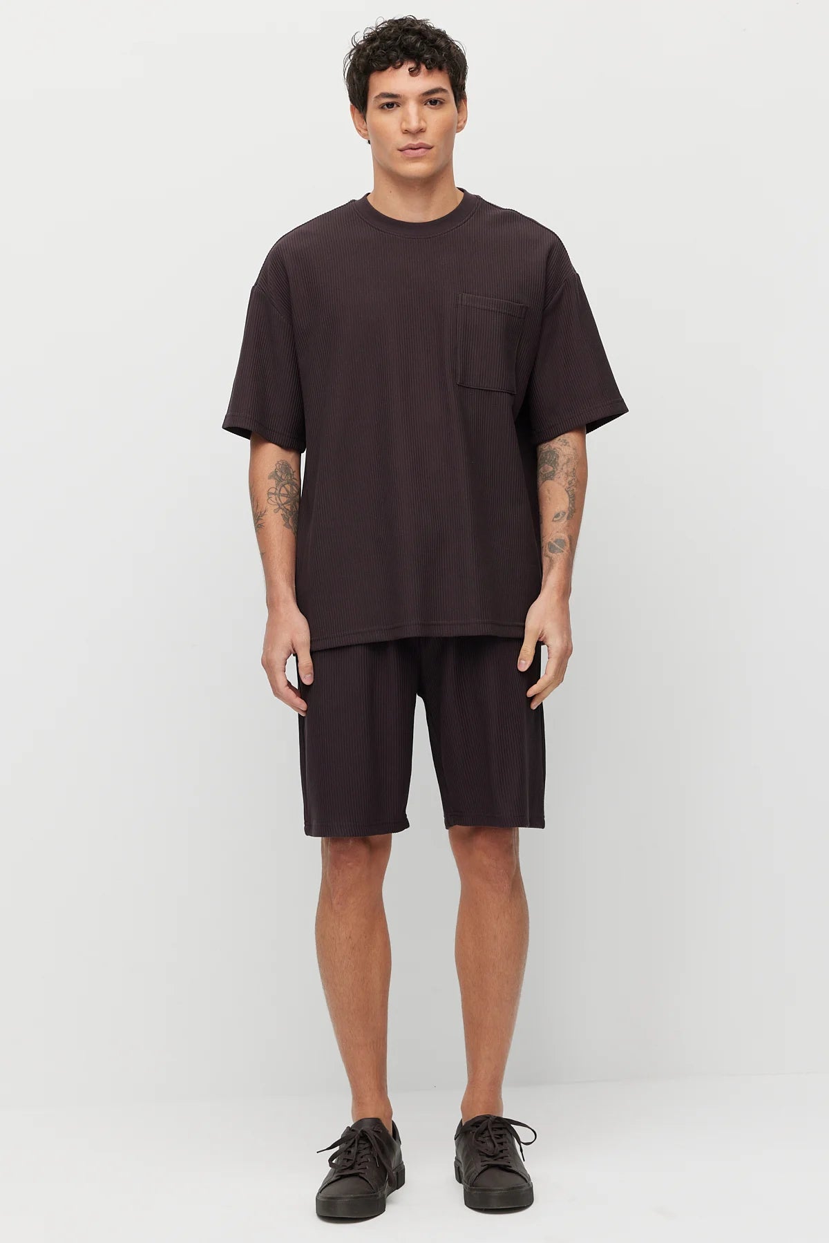 Men's Textured Shorts with Pocket Detail and Drawstring Waist