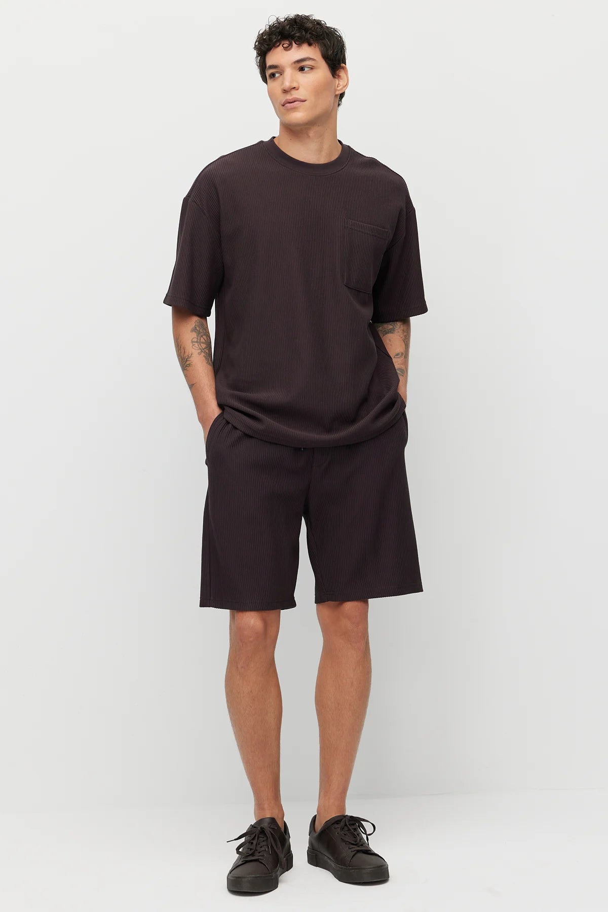 Men's Textured Shorts with Pocket Detail and Drawstring Waist